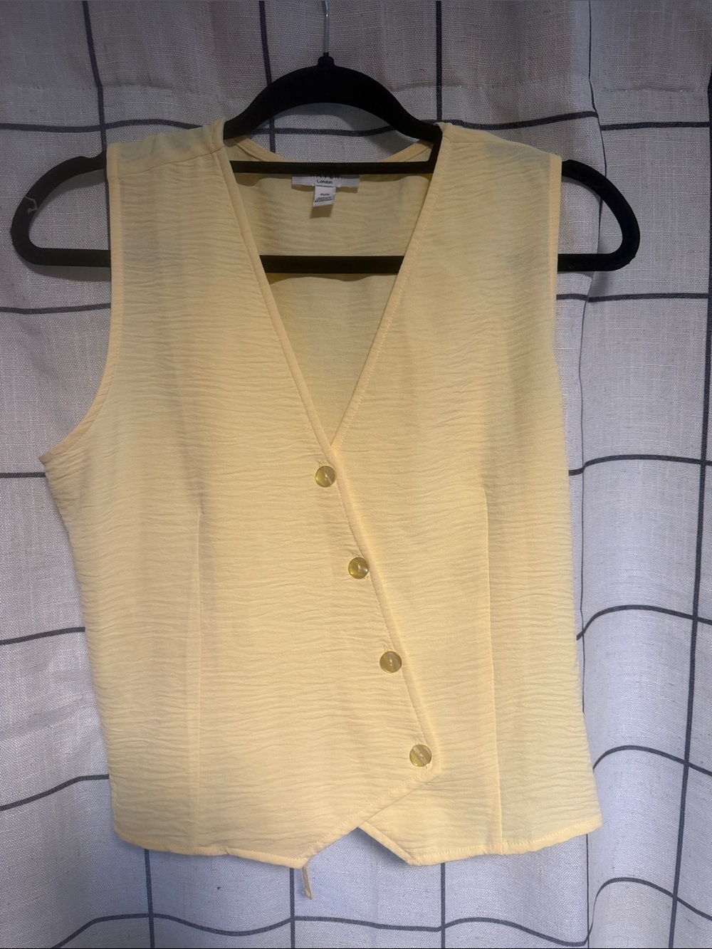 Haver London Sleeveless V-Neck Yellow Button Front Top